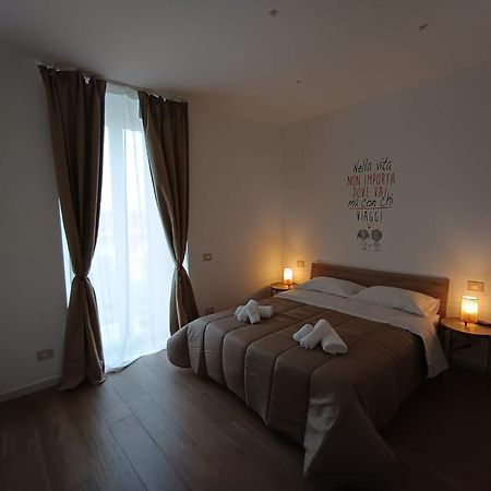 Dimora Crispi 70 Apartment Bari Bagian luar foto