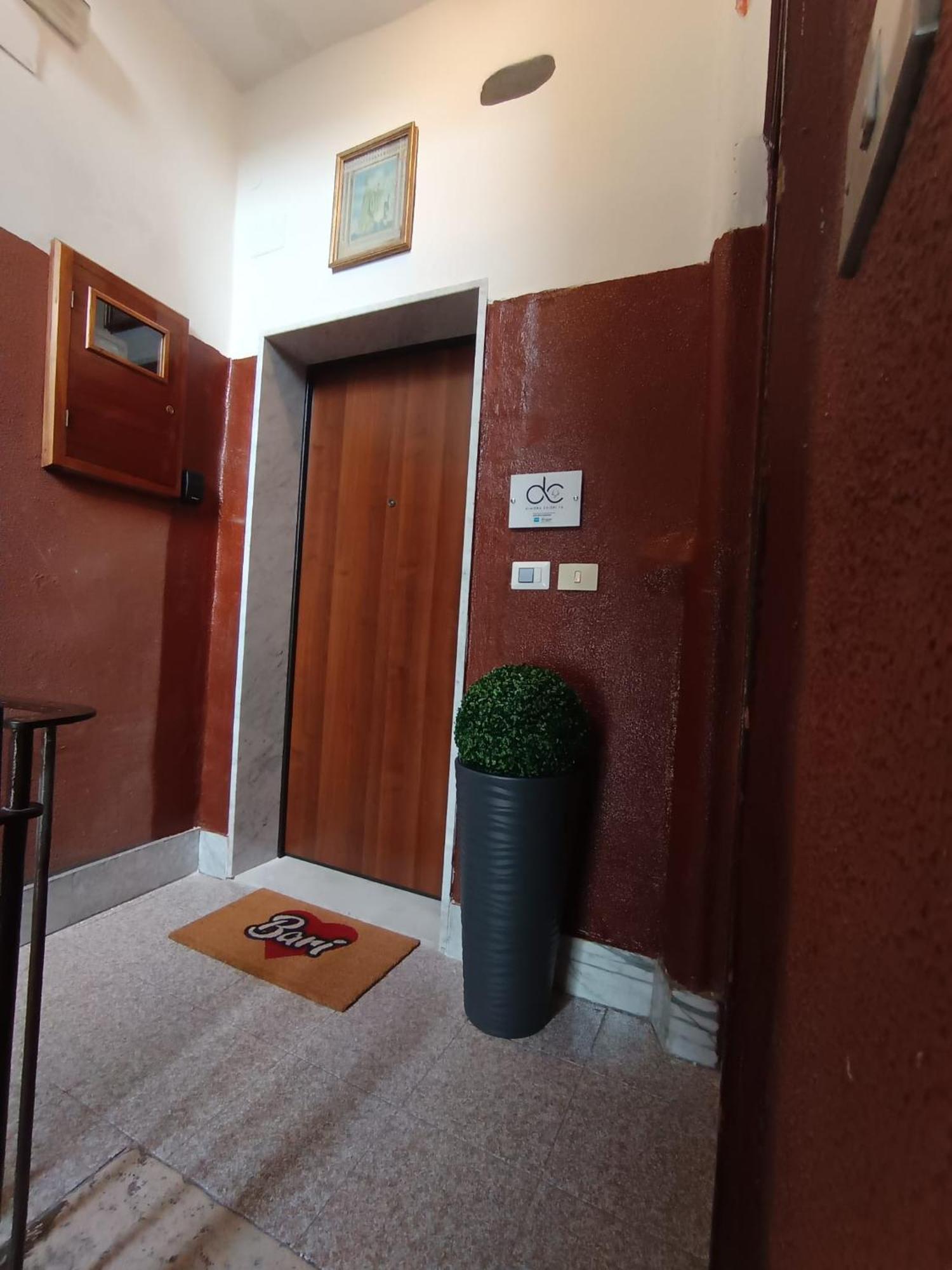 Dimora Crispi 70 Apartment Bari Bagian luar foto