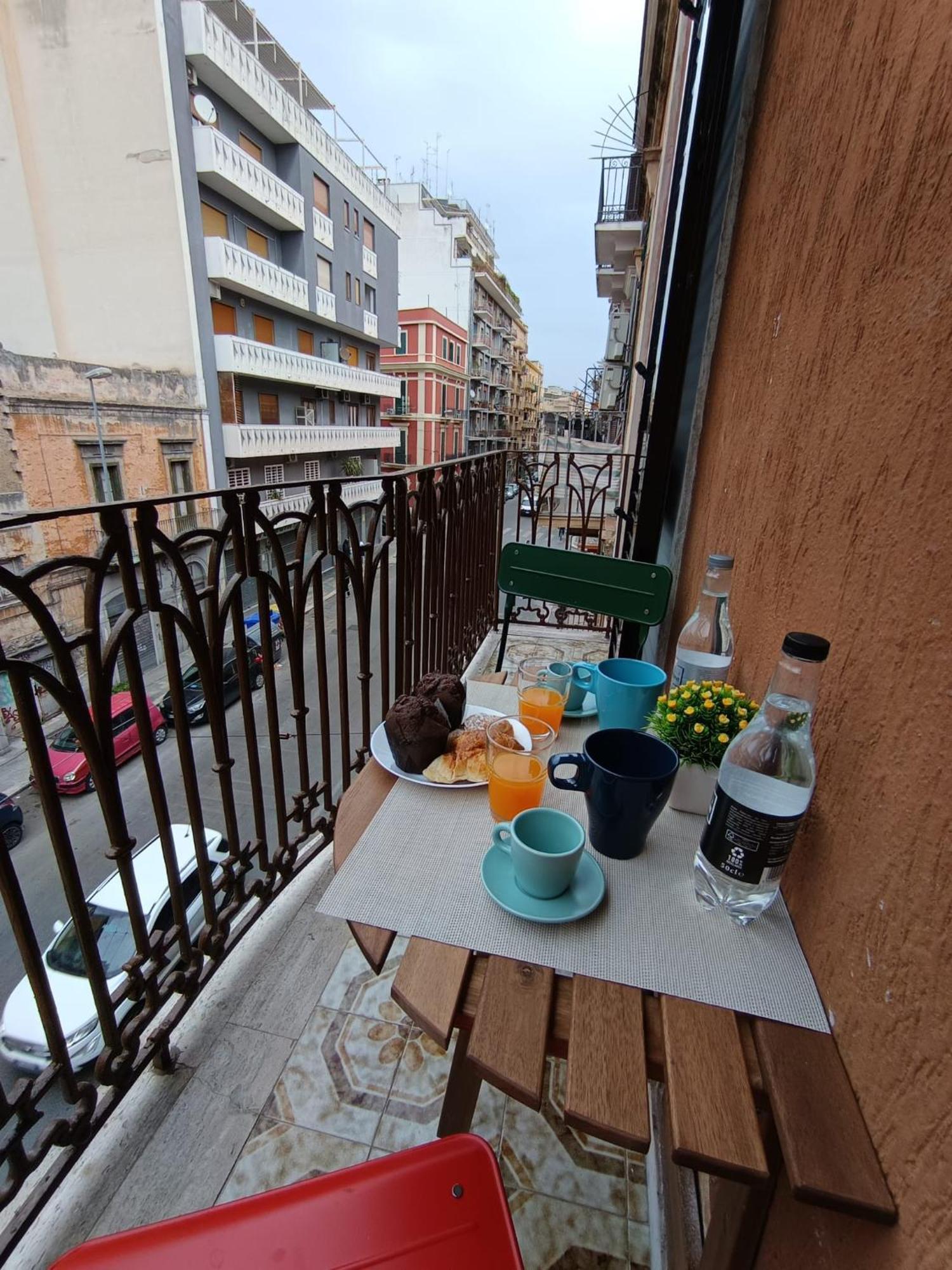 Dimora Crispi 70 Apartment Bari Bagian luar foto