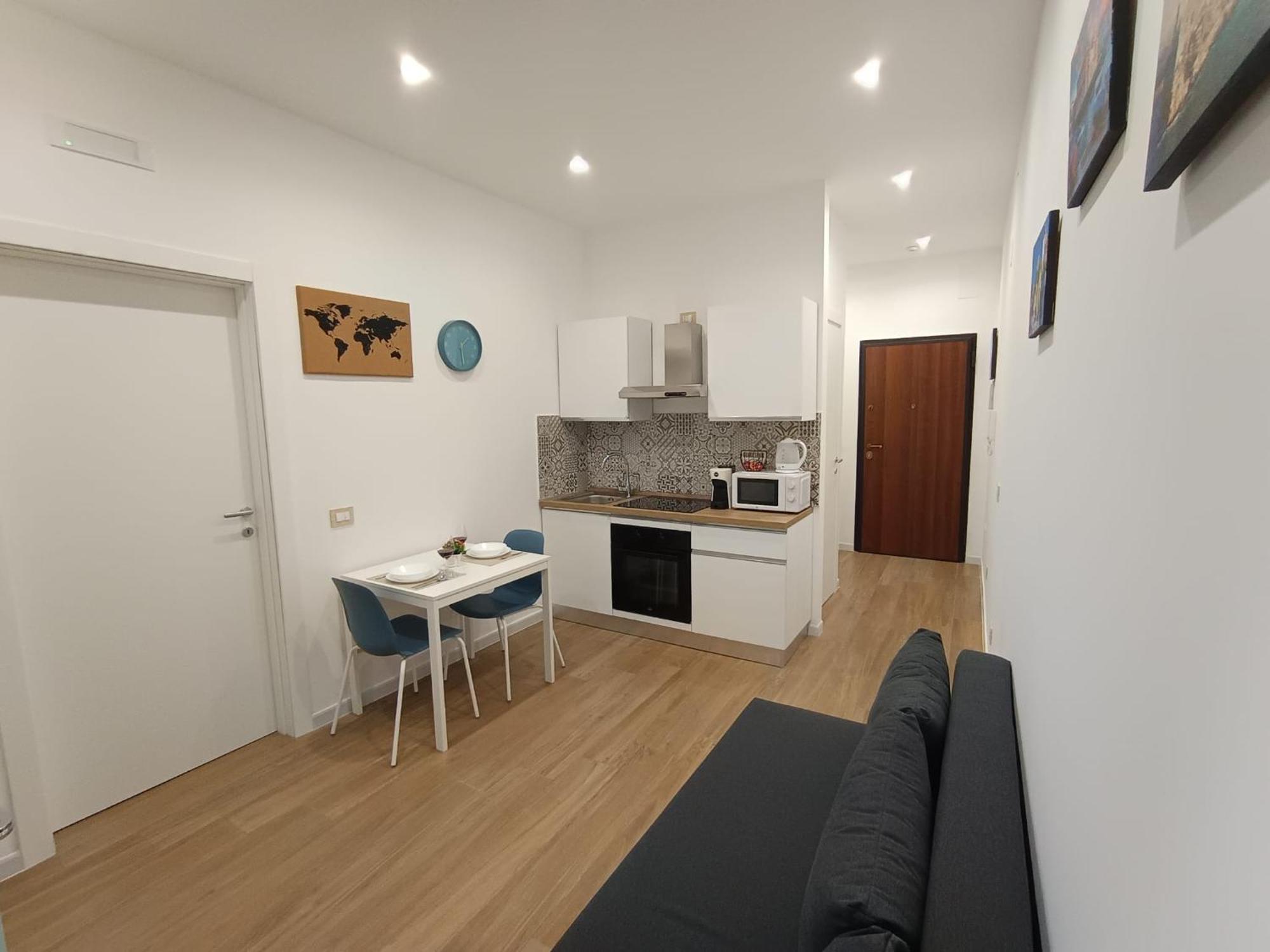 Dimora Crispi 70 Apartment Bari Bagian luar foto